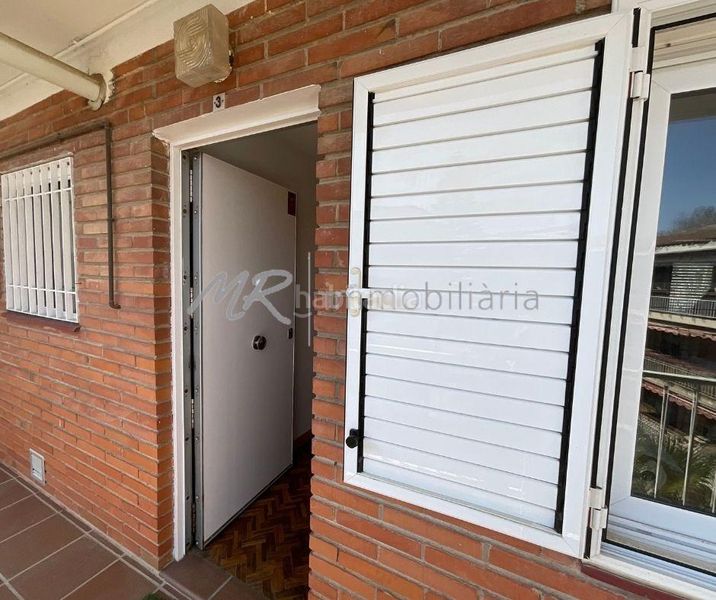 Foto 630178af-7155-460f-acb7-b0e48396a755. Àtic amb aparcament piscina a Gava Mar Gavà