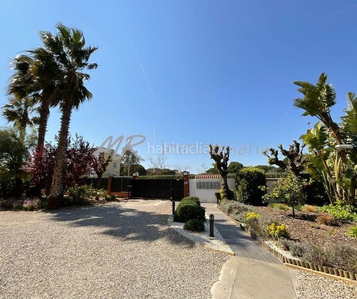 Foto 766e3f15-625f-47e0-9900-e591474e17a0. Àtic amb aparcament piscina a Gava Mar Gavà