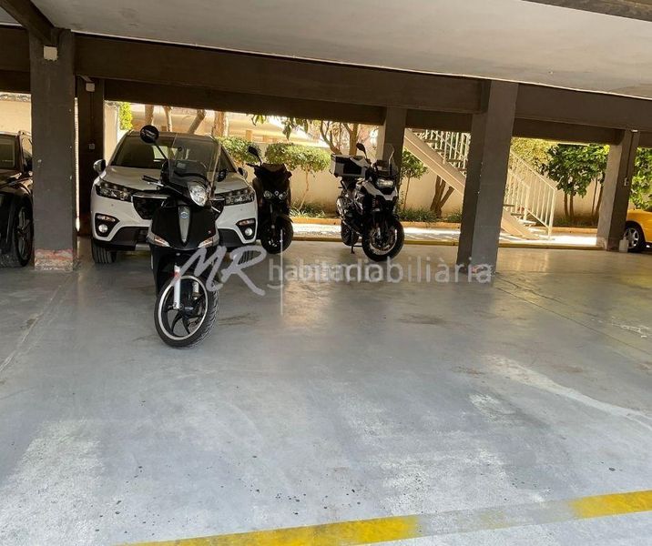 Foto 7a4a8279-f9bc-49b3-9cee-c0129f237bd2. Àtic amb aparcament piscina a Gava Mar Gavà