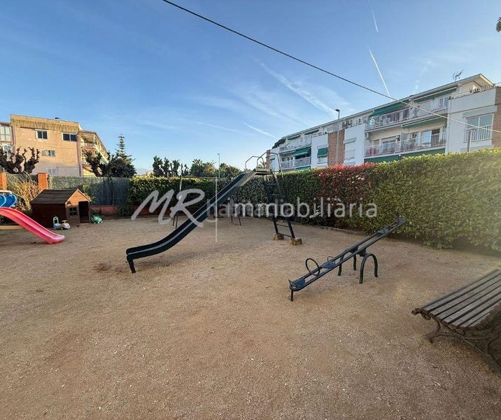 Foto 9d9885d7-5611-4edf-a75d-a54a014d8f89. Àtic amb aparcament piscina a Gava Mar Gavà