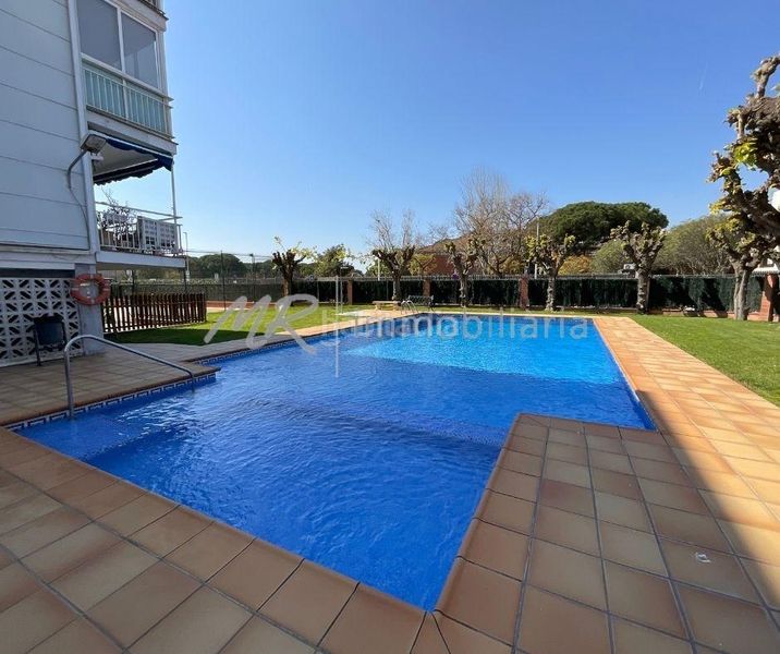 Foto 9d9d363f-5a64-4b66-884a-8ee829d27493. Àtic amb calefacció aparcament piscina a Gava Mar Gavà