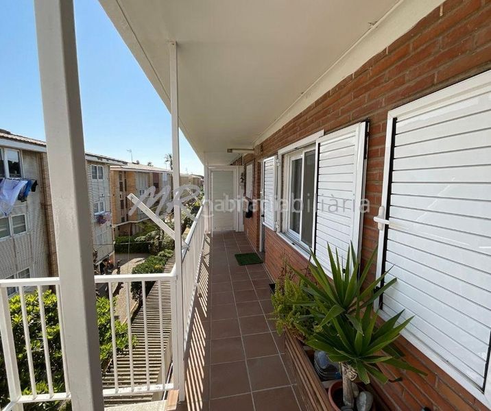 Foto d2e00875-a1fe-4eef-8cf3-78b9cf82fa95. Àtic amb aparcament piscina a Gava Mar Gavà