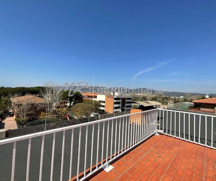 Foto f4327c5b-56aa-4bfd-85b9-370c66559bbc. Àtic amb aparcament piscina a Gava Mar Gavà