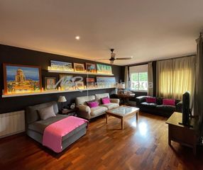 Penthouse  Avenida vilassar de dalt. Espectacular piso en venta en el centro de vallromanes!