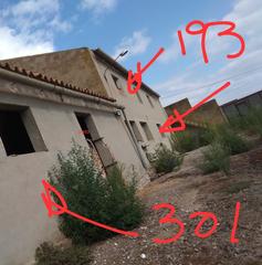 Solar industrial a Calle d 6. Parcela cerrada con naves