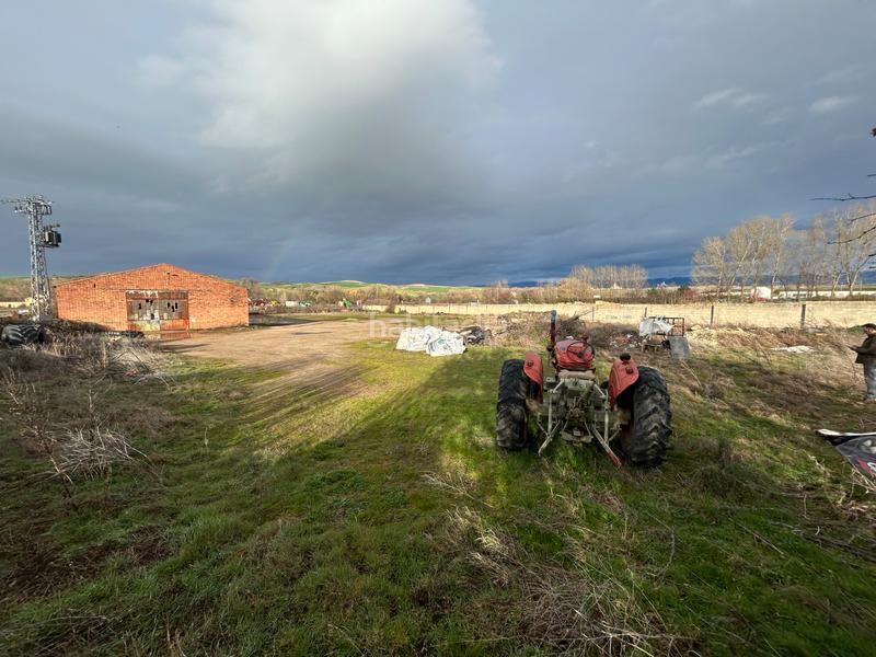 Foto 9c5fb717-ea8c-4ede-9466-889c8e8ff0bd. Industrial plot in c-605 201 in Área Rural Segovia