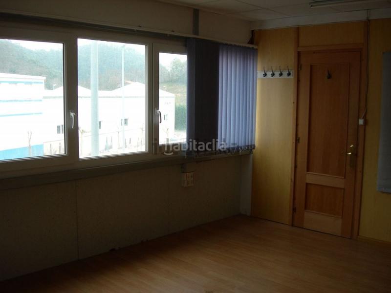 Foto 5185b150-da8c-48e1-8c24-fd47f95eb2b5. Nau industrial a Muskiz