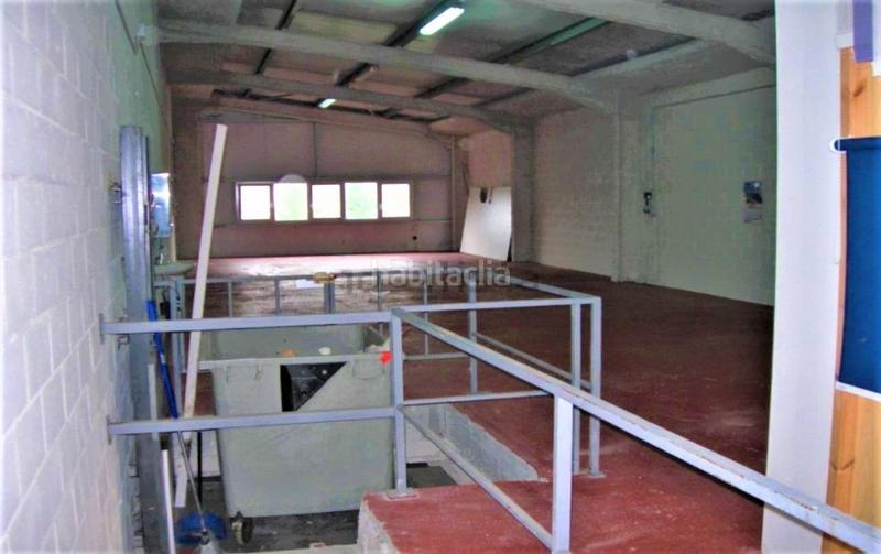 Foto a0662bf2-19d9-459d-bc26-e4daffe0cb36. Nau industrial a Muskiz