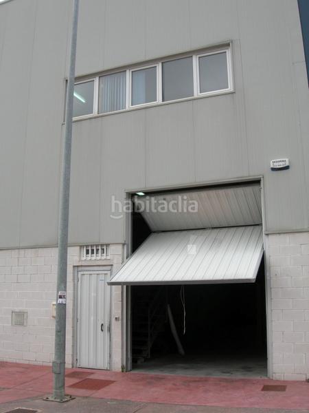 Foto e7a83d2b-b5d6-42f6-b1bc-e33a915eb875. Nau industrial a Muskiz