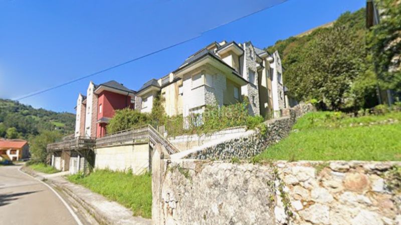 Foto b98ca207-ae66-4a43-aea6-00d7e6440151. Edifici a Arredondo