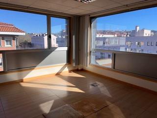 Office space in Centro Urbano-Hirigunea. Oficina de 1.350 m2 en el centro de leioa