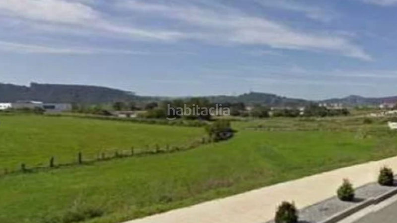 Foto 69f0a7b6-9c47-496d-ae0d-7c0df4279385. Terreno residencial suelo urbanizable en Nueva Ciudad Torrelavega