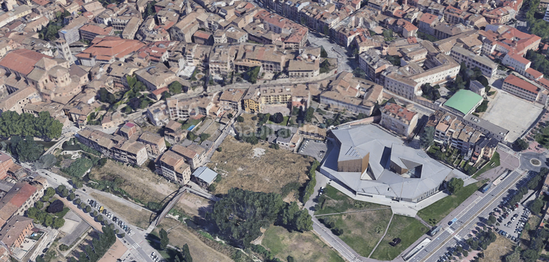 Foto 3f8a46ef-c6c2-4b46-9e95-ba92aa033e0b. Terreno residenziale in Centre Vic