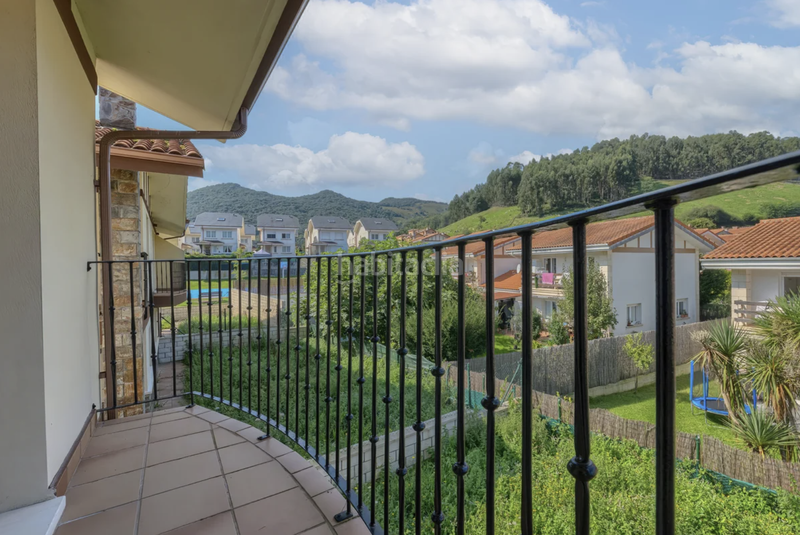 Foto 1c9ad357-5bc1-4480-874f-ba9c4fc85a57. Haus mit heizung pool in Samano Castro - Urdiales