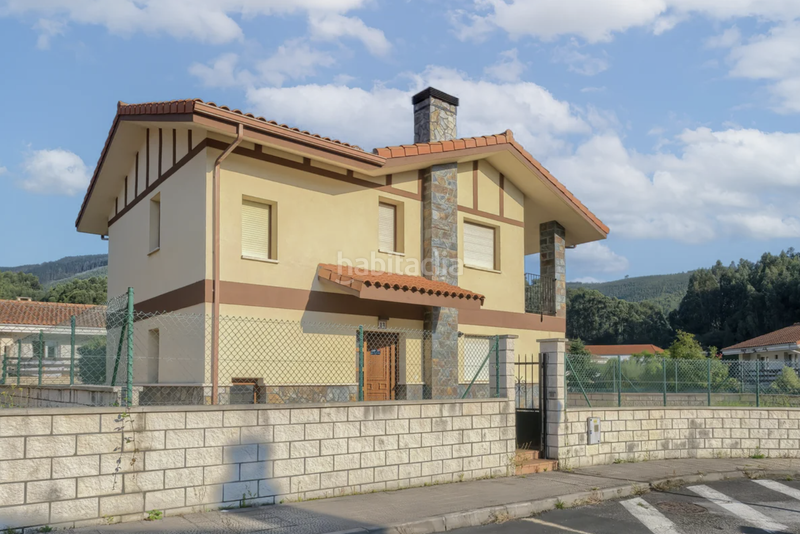 Foto 296783ee-0bd1-4ae7-9b93-eef2b0535668. Haus mit heizung pool in Samano Castro - Urdiales