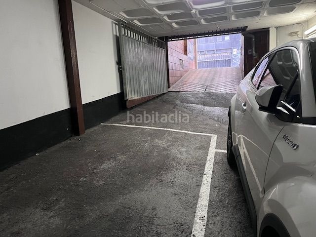 Foto e5632986-8a2d-42f9-86fa-99de9dcc8b00. Aparcament cotxe a Plaza Circular Bilbao