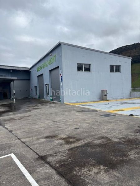 Foto 15d19064-59ad-47a6-9c8e-44a430108b26. Nau industrial a Deba