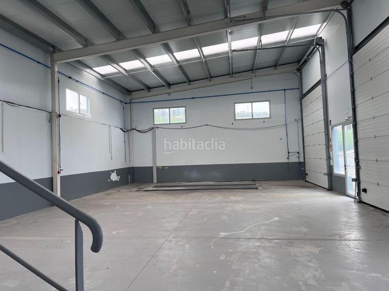 Foto 287b34e0-e1a8-44da-9b1f-c08879695bdc. Nau industrial a Deba