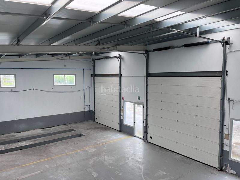 Foto 8c144d21-d45d-4e54-8476-f47d0cd0d344. Nau industrial a Deba