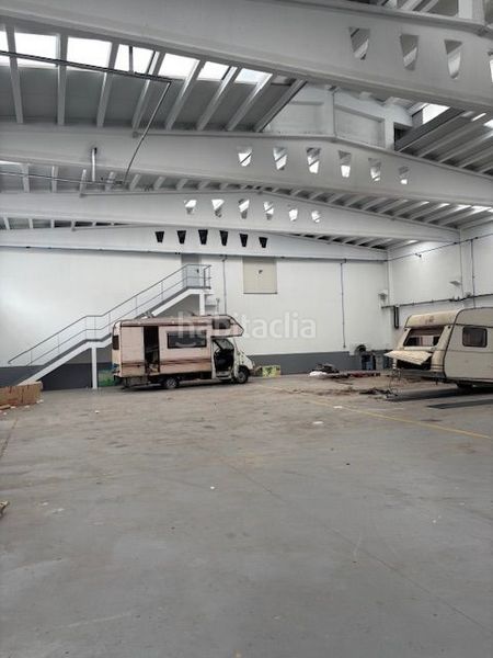 Foto 9ebcac1f-fef1-4dac-b0b9-1f8d4eeecefd. Nau industrial a Deba
