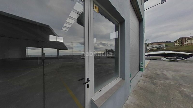 Foto e23d701e-3bf9-4405-b8f5-f1cfbfc33a9d. Nau industrial a Deba