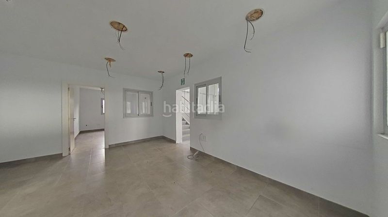 Foto e8939589-8b60-4fe9-befe-d17b4bd0ba93. Nau industrial a Deba