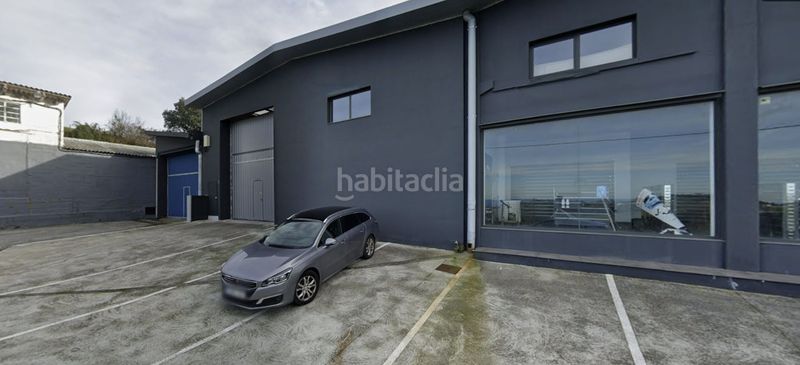 Foto f577d3b7-f5cf-4629-982b-e9b8d0438cbc. Nau industrial a Deba