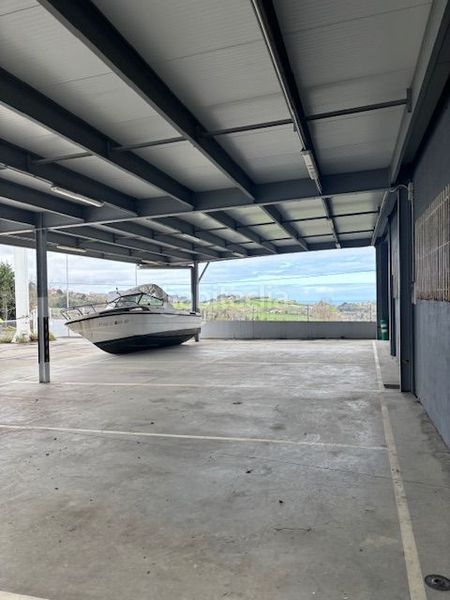 Foto f77d9631-9239-4d1e-ad4e-8d6980e0bea3. Nau industrial a Deba