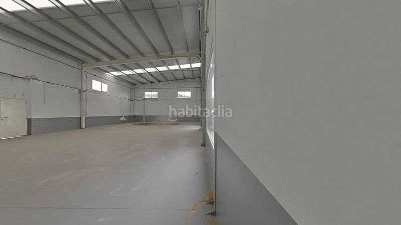 Foto f9661100-8735-43c5-a6f3-98093461be6e. Nau industrial a Deba