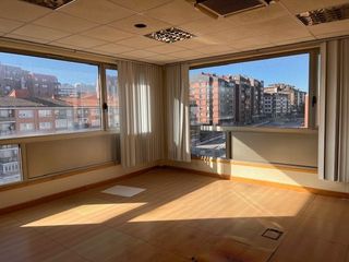 Lloguer Oficina a Centro Urbano-Hirigunea. Alquiler de oficina de 1.350 m2 en el centro de leioa