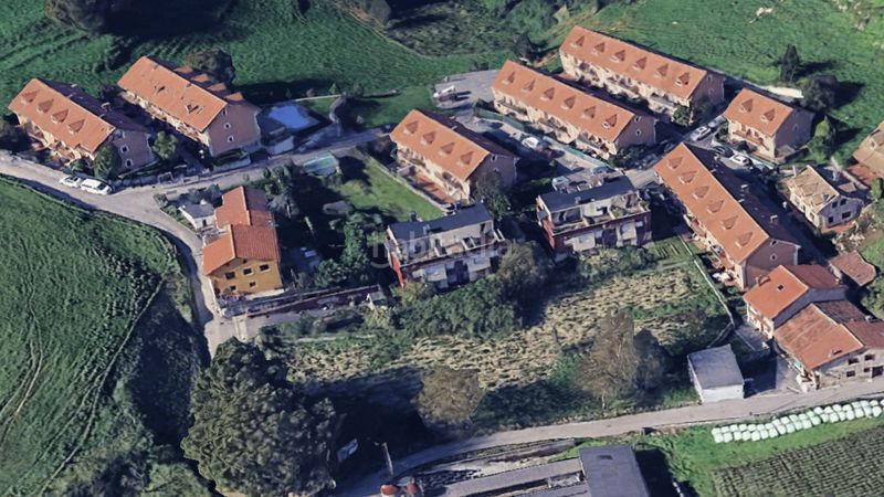 Foto c598101e-b200-4997-932b-a800af4193e4. Terreny residencial a Oruña Piélagos