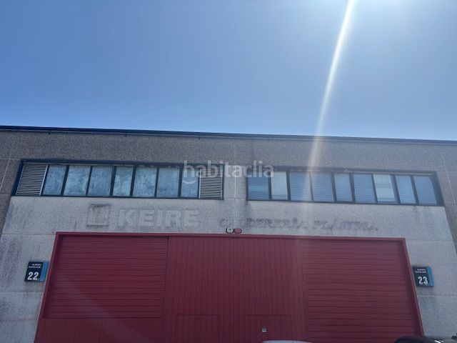 Foto 0585bd3d-d2e8-4f43-aaee-92f3f2369da3. Location bâtiment à usage industriel dans Loiu