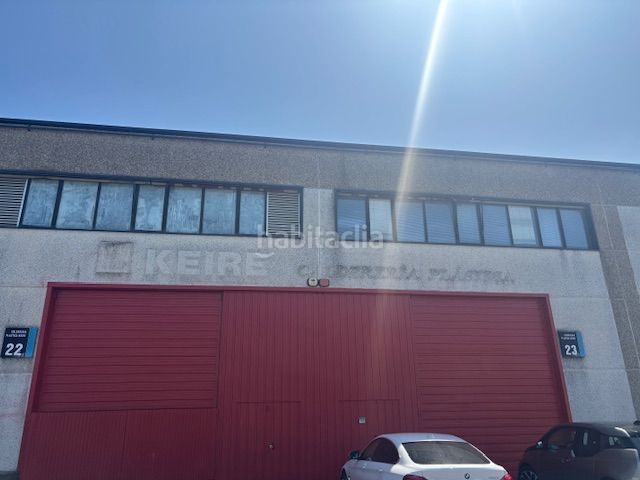 Foto d6e36191-20ca-45fd-a9c2-a676b931913b. Location bâtiment à usage industriel dans Loiu