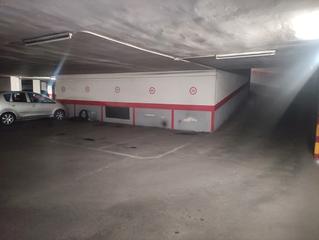 Lloguer Aparcament cotxe a Carrer de pi i margall 22. Plaza de muy facil acceso. parquing muy amplio y comoda maniobra