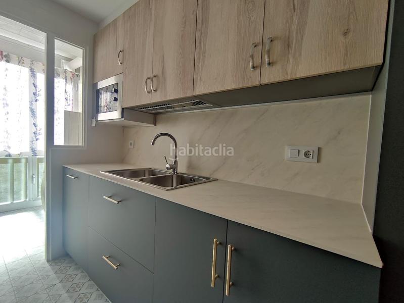 Foto b8de3fbf-0b2e-4869-a641-c6ba4997b681. Lloguer pis a avinguda del paral·lel 98 a Sant Antoni Barcelona