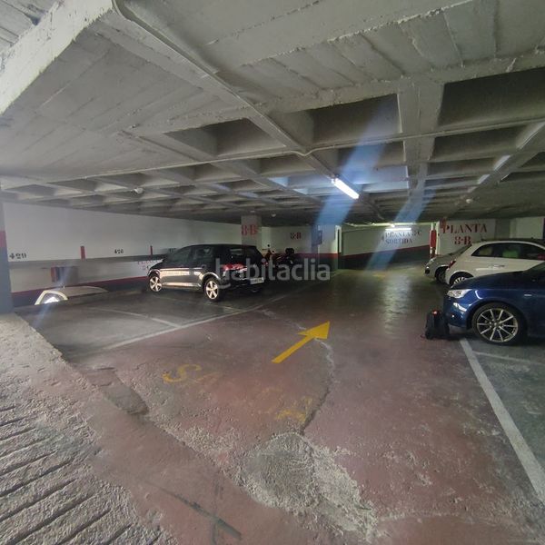 Foto c2c9b8d5-0daa-476a-900a-f4b70e5e2774. Aparcament cotxe a carrer de casp 51 a Dreta de l´Eixample Barcelona
