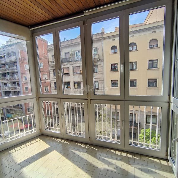 Foto 310c26f7-aaea-4ca7-9f4d-6c34759db980. Piso precioso piso, elegante y con solera. en Vila de Gràcia Barcelona