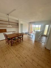 Rent Flat in Carrer d'albert llanas 28. Precioso pisos con espectaculares vistas de barcelona. todo exte