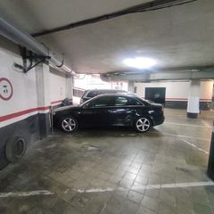 Parking voiture  Carrer de ribes 31. Plaza parquing amplia. ideal para coche grande.