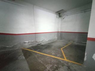 Aparcament cotxe a Carrer de gavà 71. Plaza de parquing ideal para coche pequeño o mediano. muy facil