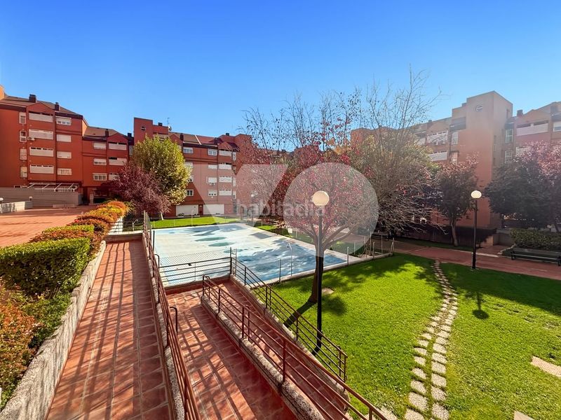 Foto b2d92490-b4ee-486d-be5b-2ee4aa825b06. Pis amb calefacció aparcament piscina a Conde Orgaz - Piovera Madrid