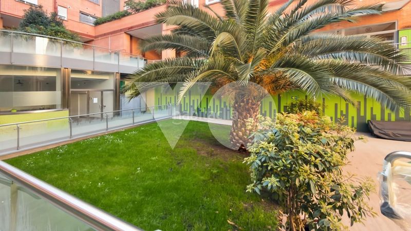 Foto 53a2f7f9-d2f0-40f2-a4a5-d68d04eec03a. Pis amb calefacció aparcament piscina a Pinar del Rey Madrid