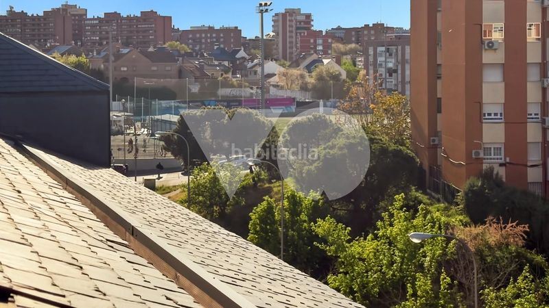Foto 8d2d278d-7de1-4974-b6c5-b39bf3685b0d. Pis amb calefacció aparcament piscina a Pinar del Rey Madrid