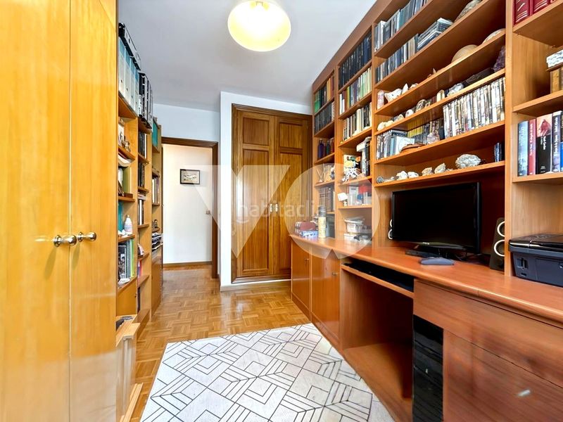 Foto cedaa801-c17e-4d58-a7a8-ea2ae6ed0e80. Pis amb calefacció aparcament a Conde Orgaz - Piovera Madrid