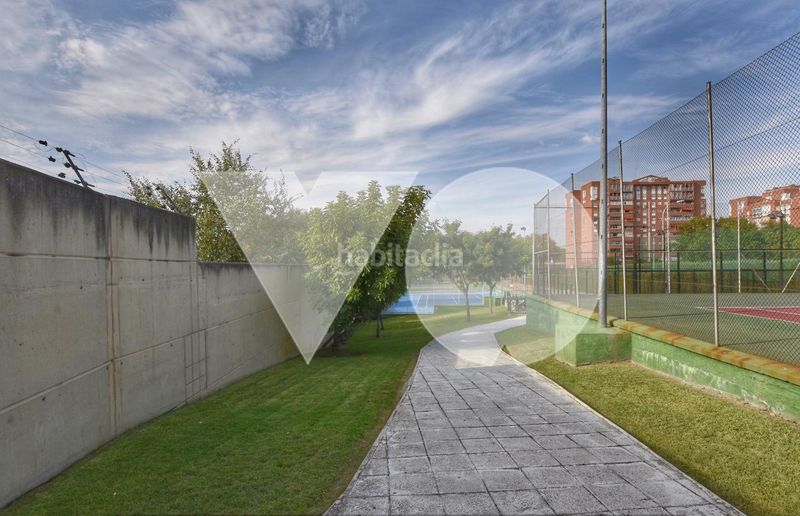 Foto 5d55d19f-bcfa-437e-8c1c-d266d8c757f4. Pis amb calefacció aparcament piscina a Canillas Madrid