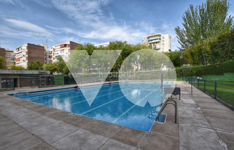 Foto de349d34-a7ac-4c81-8928-c4b114d920c4. Pis amb calefacció aparcament piscina a Canillas Madrid