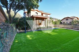 Casa en Colmenarejo. Chalet independiente en venta, colmenarejo, madrid
