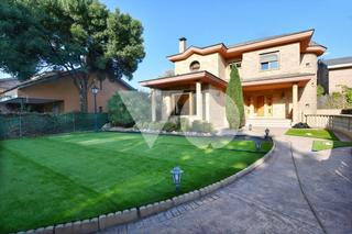 House en Colmenarejo. Chalet independiente en venta, colmenarejo, madrid