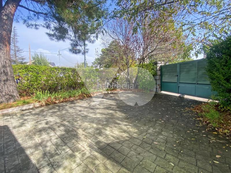 Foto 92bae3bf-ccab-4a9a-a54f-4b6db2f85061. House with pool in Becerril de la Sierra