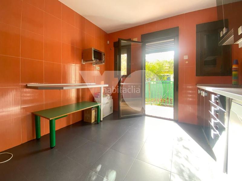 Foto cd42f929-dd3b-41f6-8b89-a5bfd92be5e5. House with pool in Becerril de la Sierra